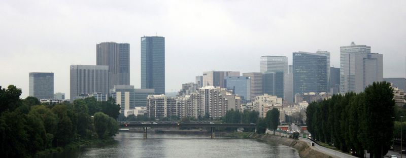 1600_Panorama_de_la_defense_vue_depuis_le_pont_de_Becon_a_paris_2